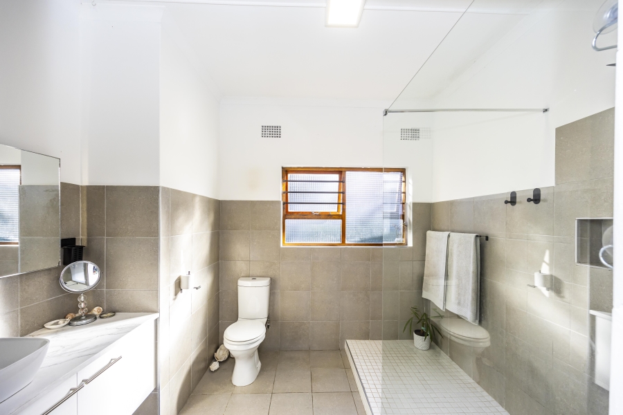 4 Bedroom Property for Sale in Beacon Bay Eastern Cape